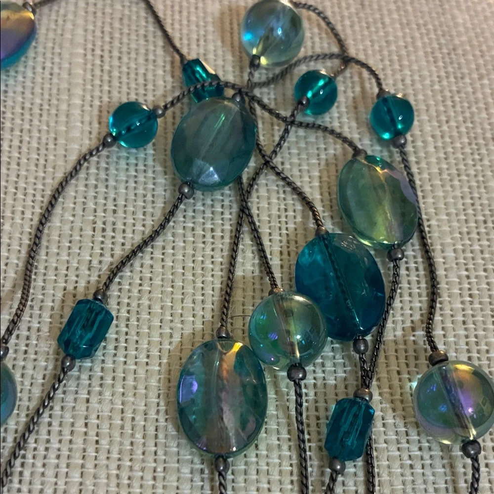 Elegant vintage Teal Beaded silver tone 60” long Necklace